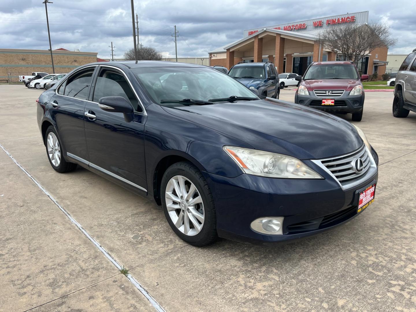 2011 blue /TAN Lexus ES 350 Sedan (JTHBK1EG5B2) with an 3.5L V6 DOHC 24V engine, 6-Speed Automatic transmission, located at 14700 Tomball Parkway 249, Houston, TX, 77086, (281) 444-2200, 29.928619, -95.504074 - Photo#0